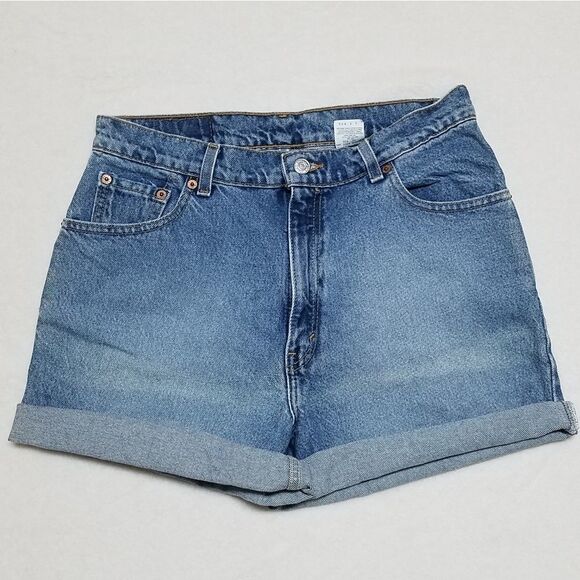 VINTAGE Levi's USA Made Stone Wash Cuffed Shorts - Picture 4 of 12